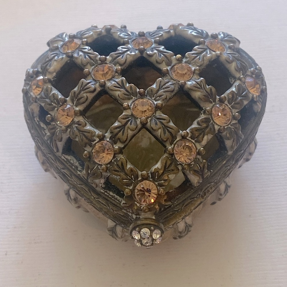 Vintage Jay Strongwater lattice heart trinket box.